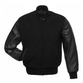 Einfarbige schwarze Collegejacke mit Lederärmeln