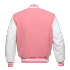 Rosa Collegejacke mit weißen Lederärmeln 